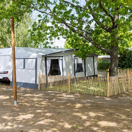 Camping & Erlebnis Resort Jersleber See - Jersicamper Mit Seeblick Jersleben Esterno foto