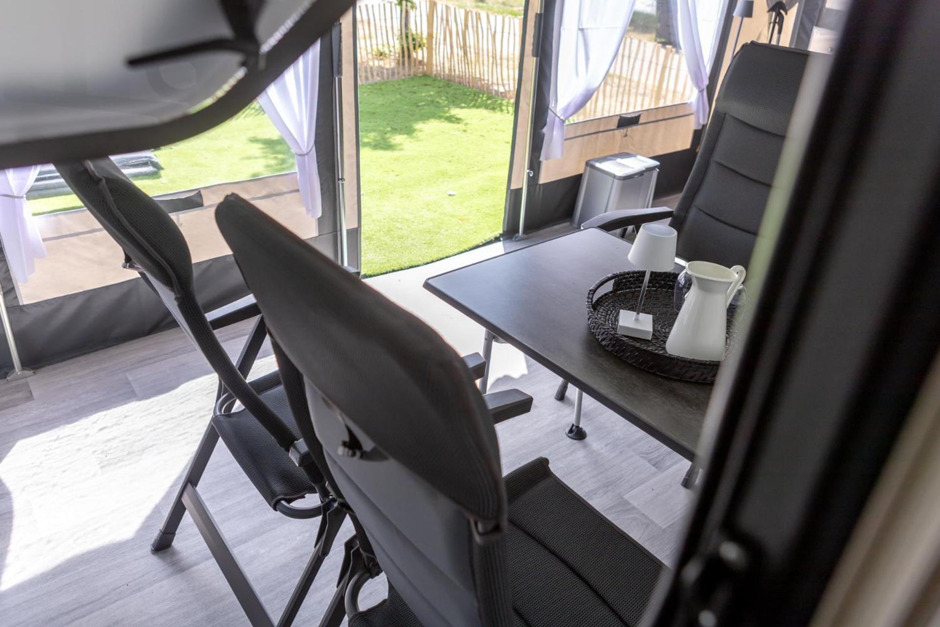 Camping & Erlebnis Resort Jersleber See - Jersicamper Mit Seeblick Jersleben Esterno foto