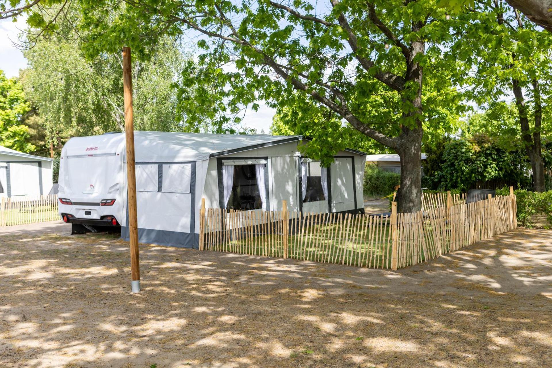 Camping & Erlebnis Resort Jersleber See - Jersicamper Mit Seeblick Jersleben Esterno foto