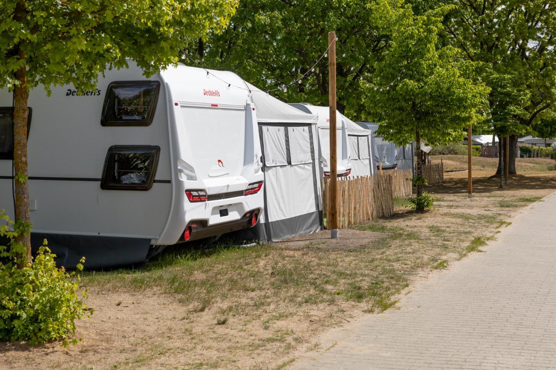 Camping & Erlebnis Resort Jersleber See - Jersicamper Mit Seeblick Jersleben Esterno foto